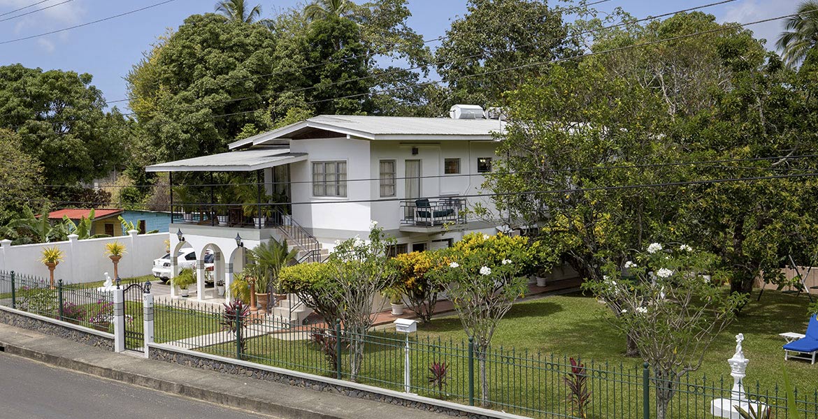 Arnos Vale Vacation Apartments - a myTobago guide to Tobago holiday accommodation