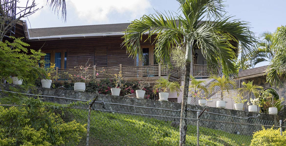 Seahorse Inn - a myTobago guide to Tobago holiday accommodation